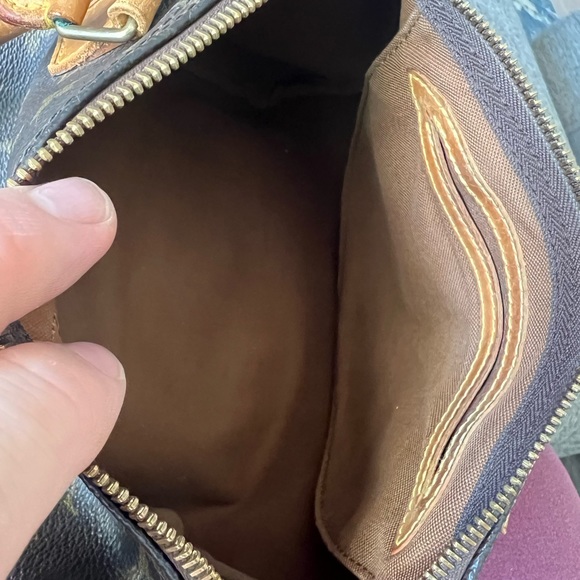 Vintage Louis Vuitton handbag from 90s - Picture 9 of 14